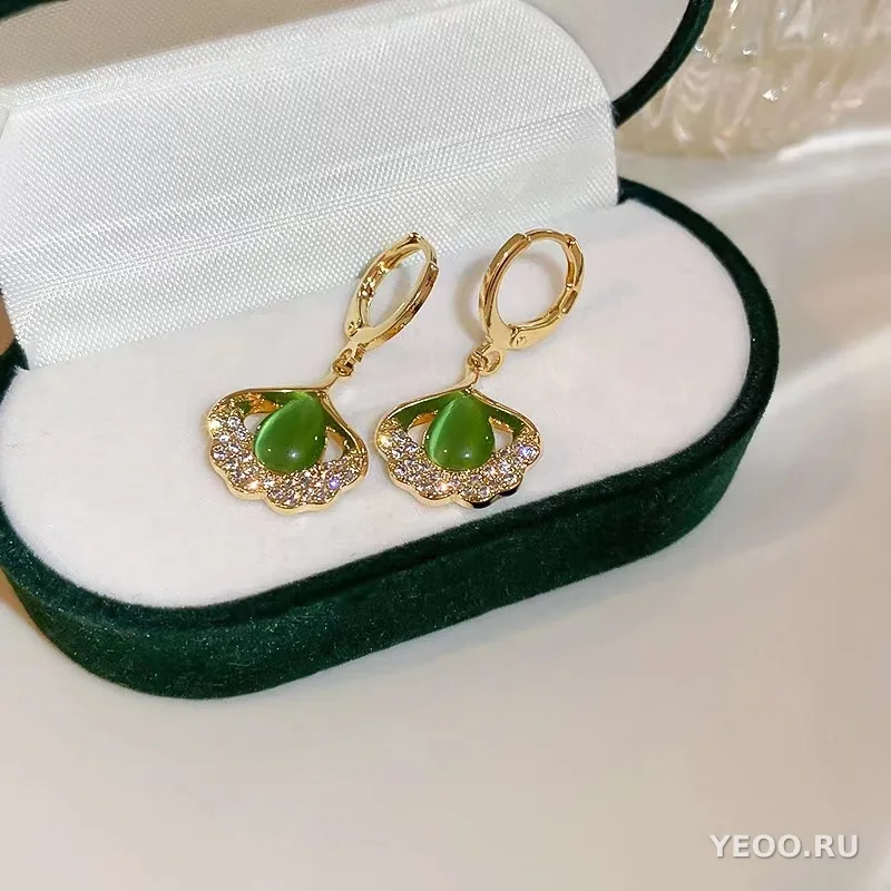 Сережки-подвески цветочные с кисточками на серебряной основе