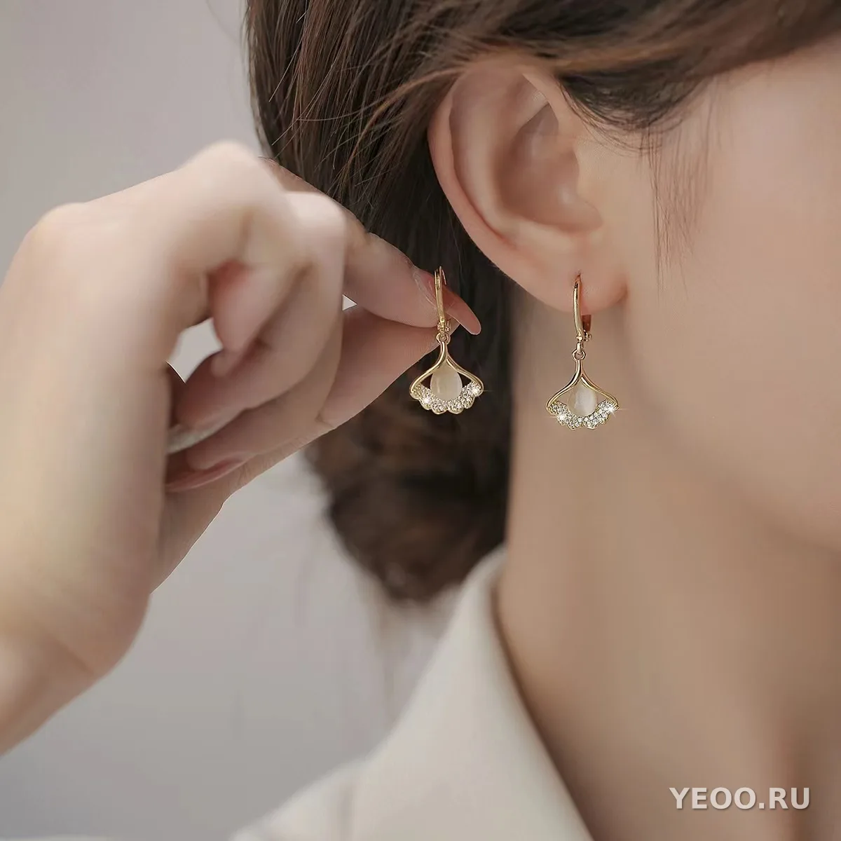 Сережки-подвески цветочные с кисточками на серебряной основе