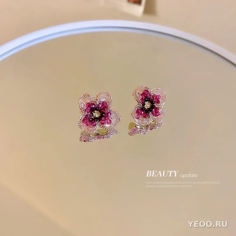 Серьги-гвоздики с барокко-жемчугом и цветочным узором, серебряные иглы