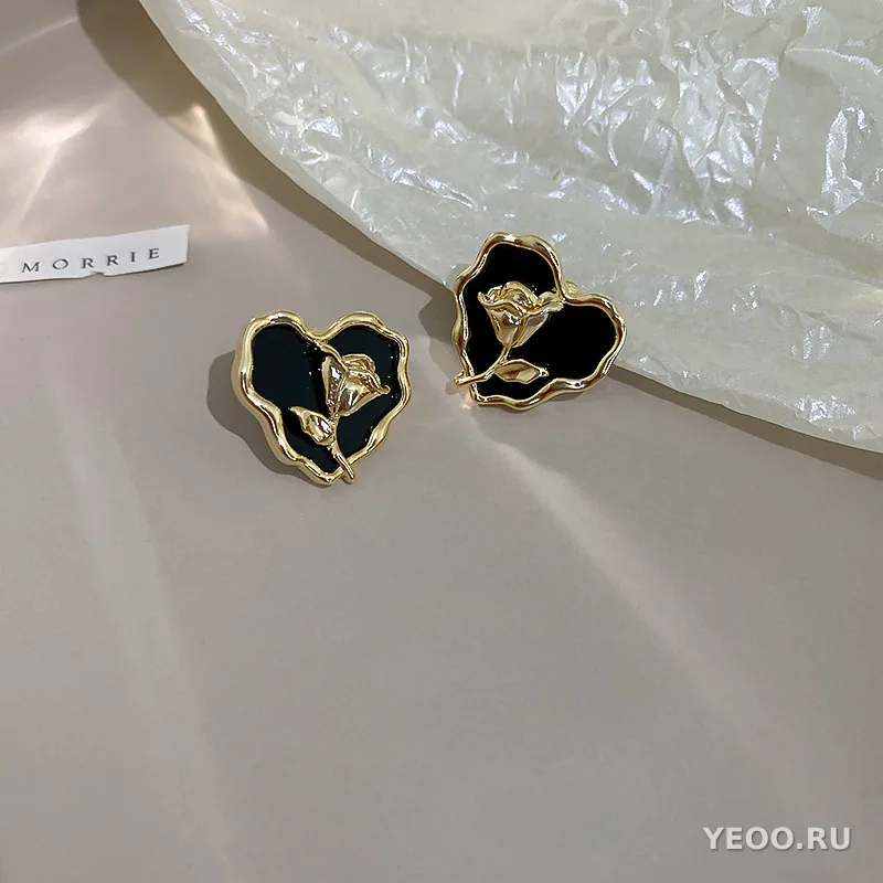 Серьги-гвоздики с барокко-жемчугом и цветочным узором, серебряные иглы