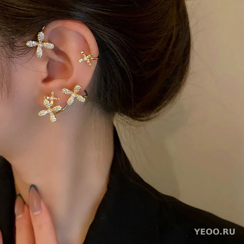 Серьги-гвоздики с барокко-жемчугом и цветочным узором, серебряные иглы