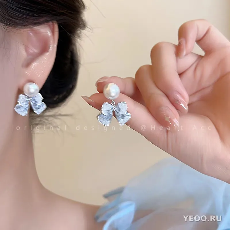 Сережки-гвоздики с жемчугом 925 пробы, сердечки/бант/геометрия, гальваническое покрытие
