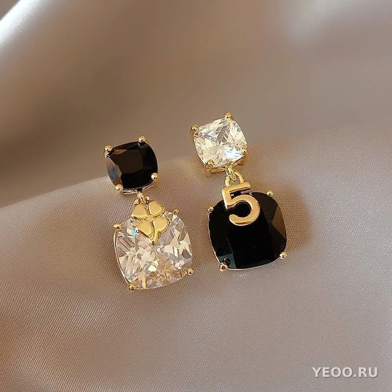 Сережки-гвоздики с жемчугом и бантиками, современный дизайн