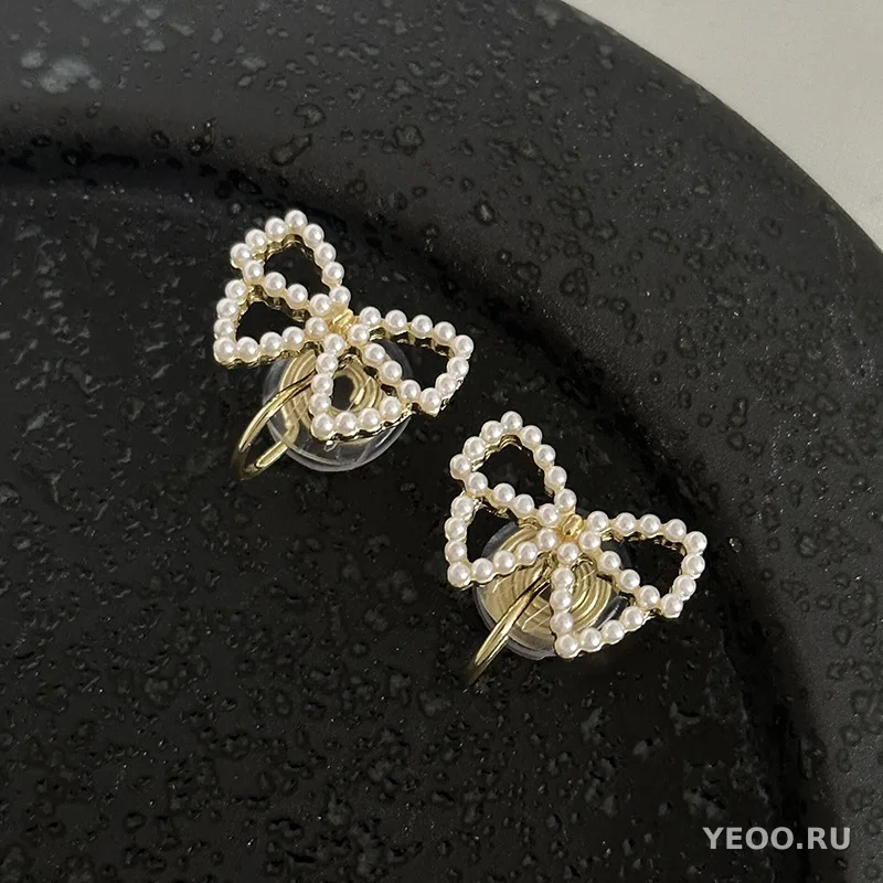Серьги-клипсы в гонконгском стиле с жемчугом и цветочным бантом