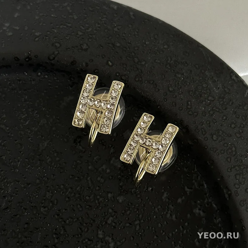 Серьги-клипсы в гонконгском стиле с жемчугом и цветочным бантом