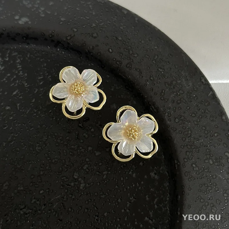 Серьги-клипсы в гонконгском стиле с жемчугом и цветочным бантом