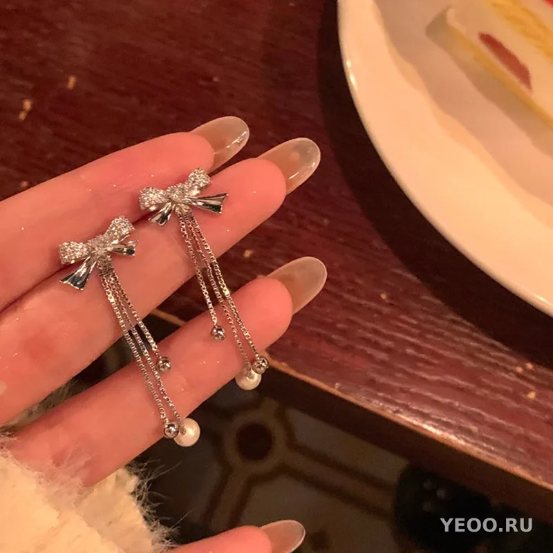 Серьги-гвоздики из серебра 925 пробы с цирконием и жемчугом, бабочка