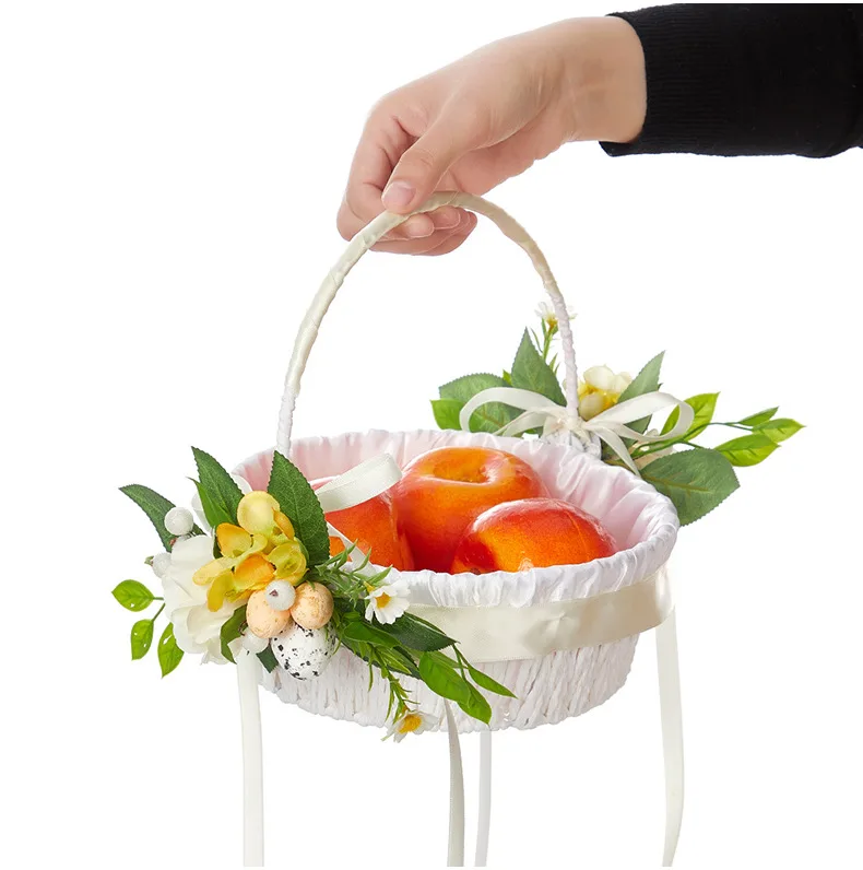 Пасхальная плетёная корзина из искусственных цветов и лозы, пастельных оттенков