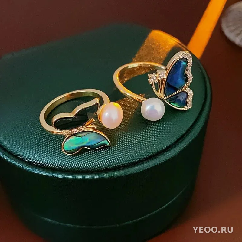 Кольцо с натуральным пресноводным жемчугом и бабочкой из перламутра, разомкнутое