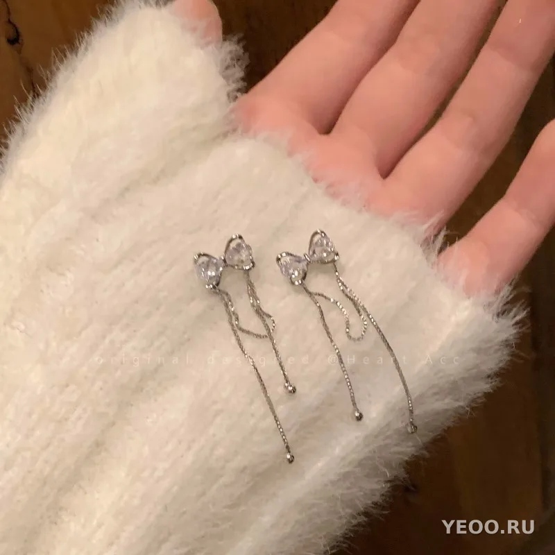 Серьги-подвески с жемчугом и цирконием на серебряной основе 925 пробы