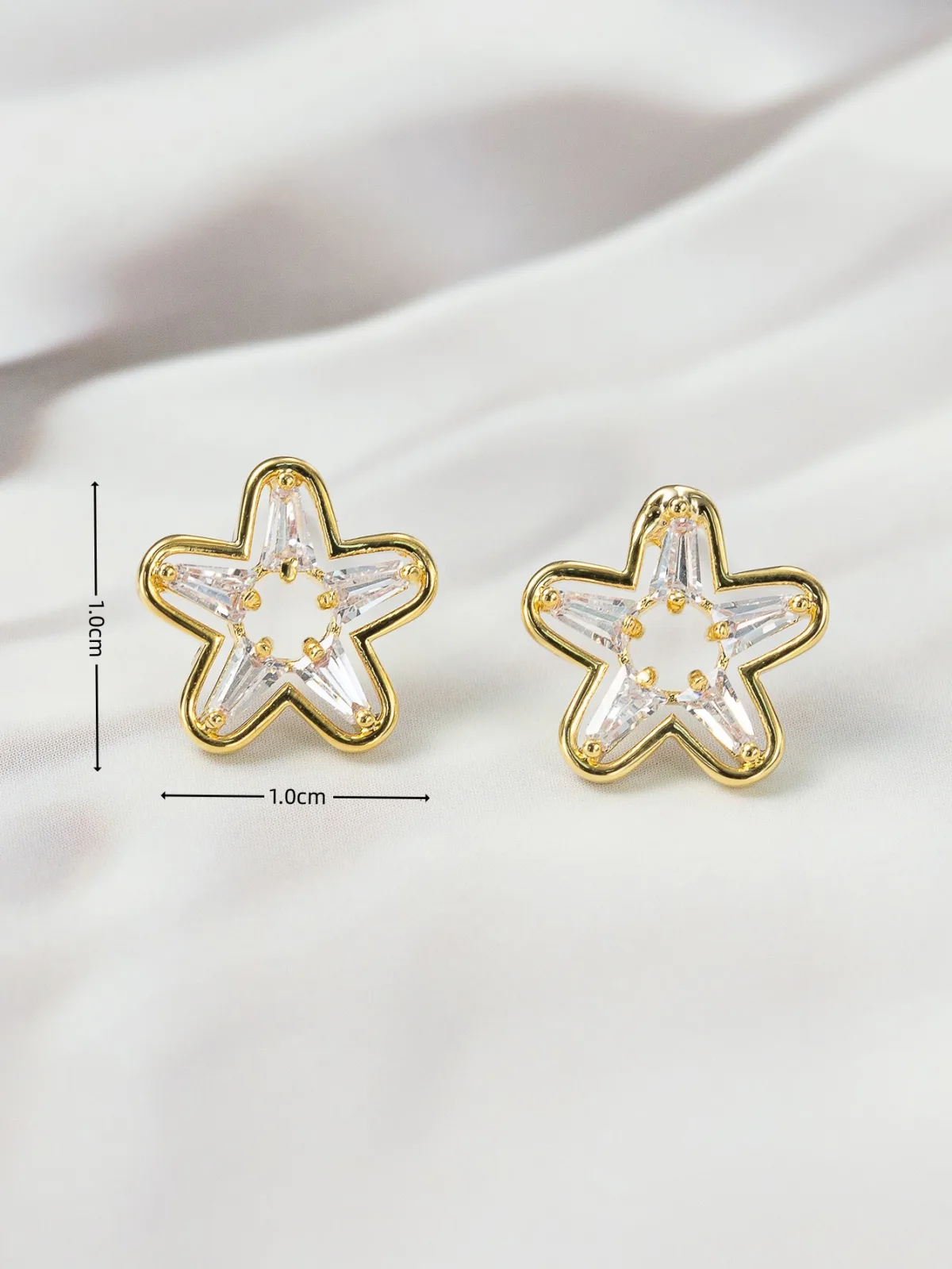Гвоздики-звёзды со стразами, позолота 14K, швензы из серебра 925 пробы