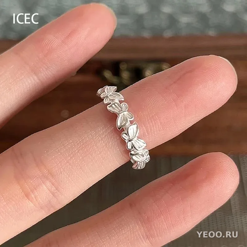 Кольцо женское из серебра 925 пробы с неправильной геометрической формой