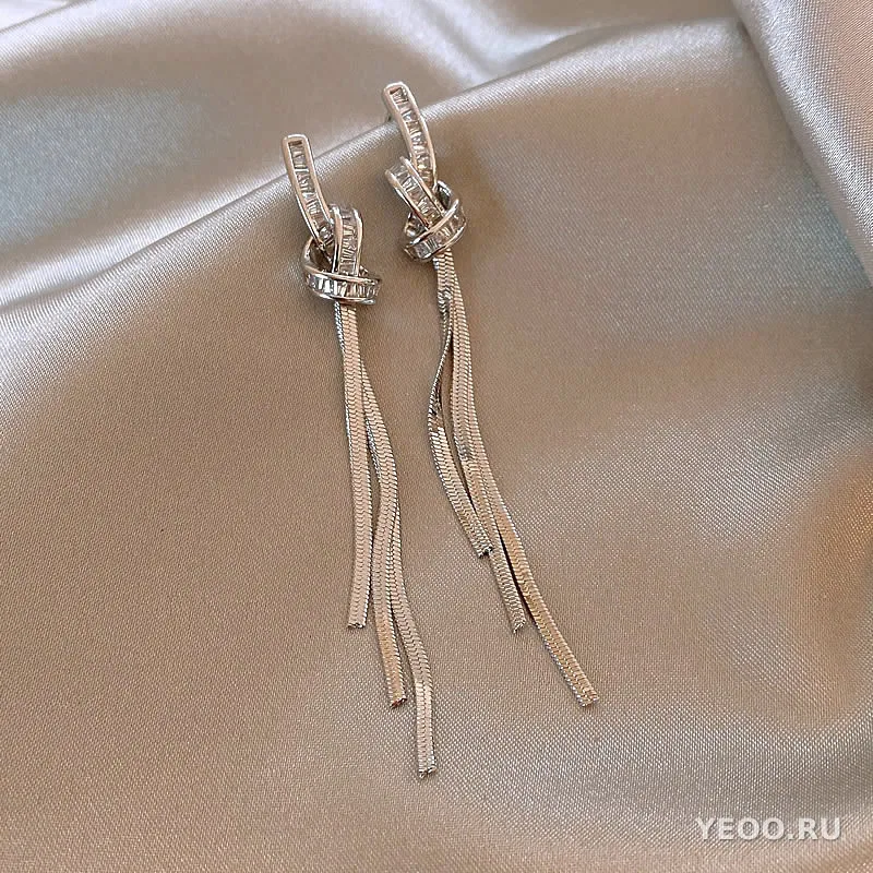 Сережки-кисточки с жемчугом и стразами, с серебряной проволокой