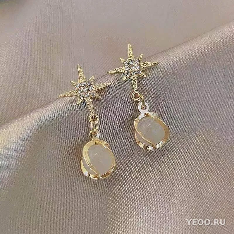 Сережки-кисточки с жемчугом и стразами, с серебряной проволокой