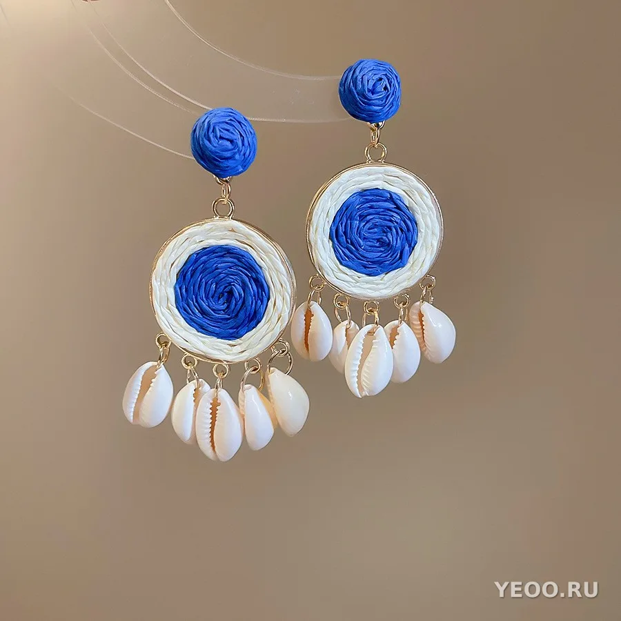 Серьги-подвески круглые с бусинами из смолы и плетёной лозы, в этническом стиле