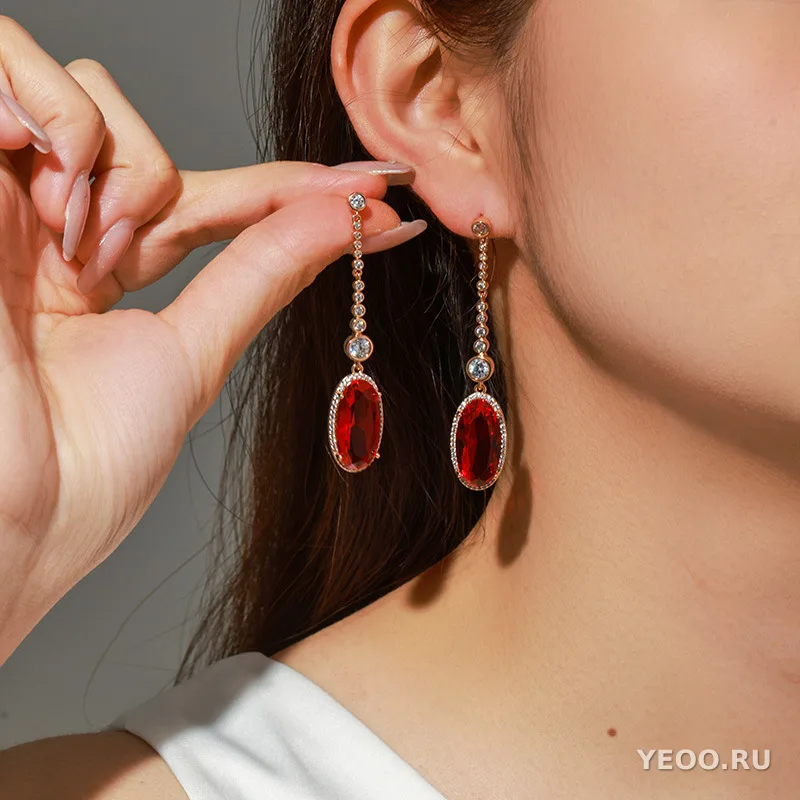 Серьги-подвески с цирконием и гранатовым камнем, из сплава