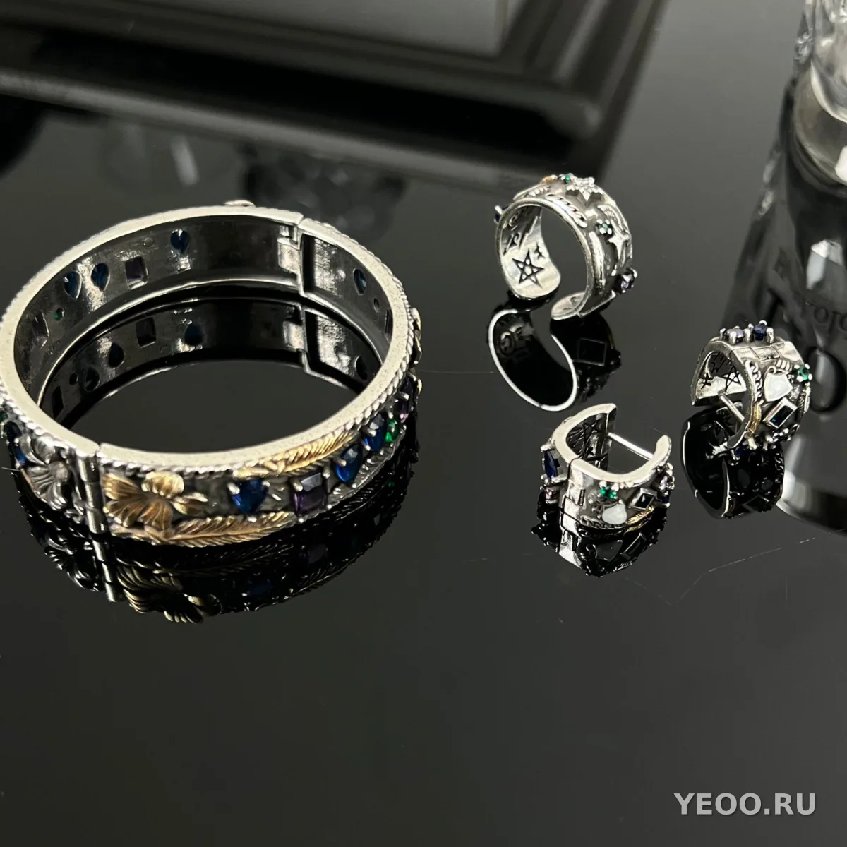 Комплект браслет, кольцо и серьги-гвоздики из меди с серебряным покрытием, цветочный рельеф