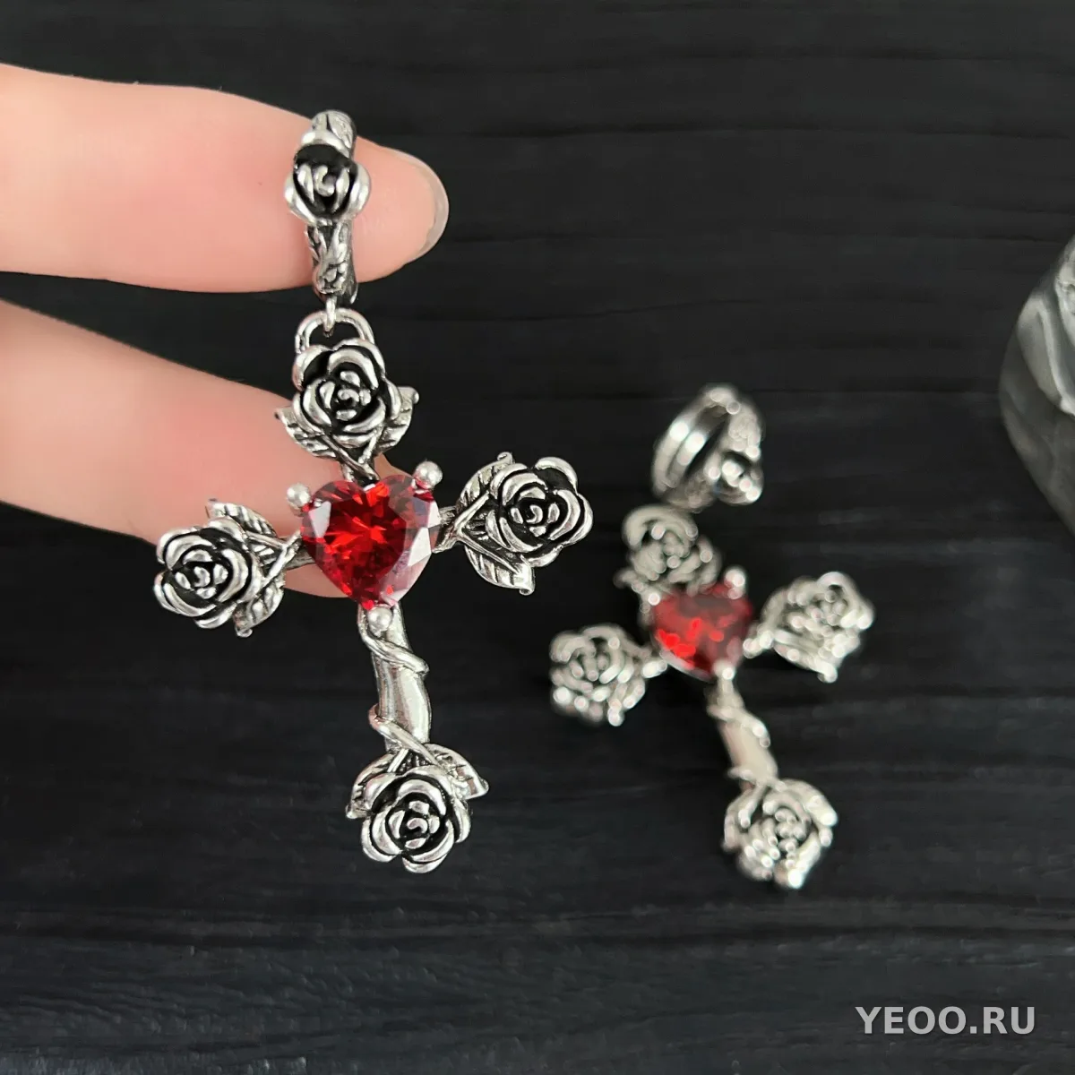 Серьги-зажимы с розой и крестом, на 925-пробной серебряной основе