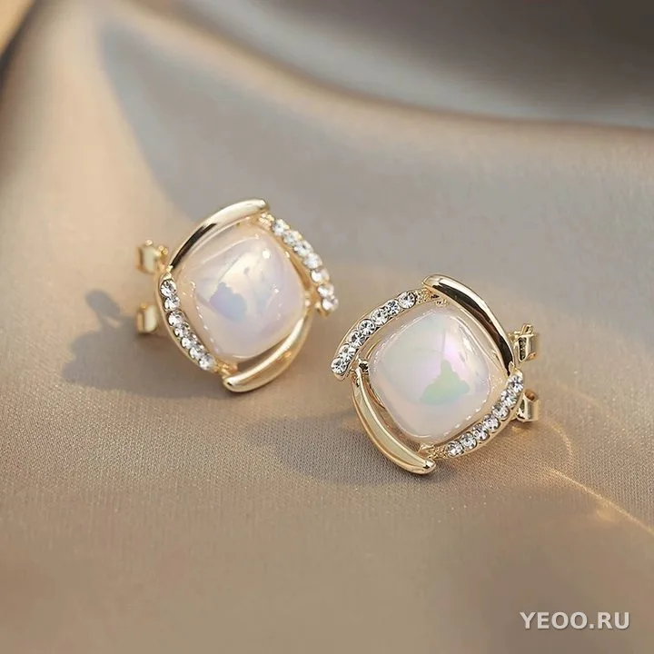 Серьги-клипсы без прокола с жемчугом, треугольные, ретро-стиль с кисточками
