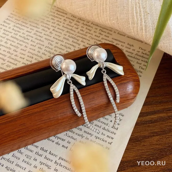 Серьги-клипсы женские с жемчугом и бантиком, сплав, 2025