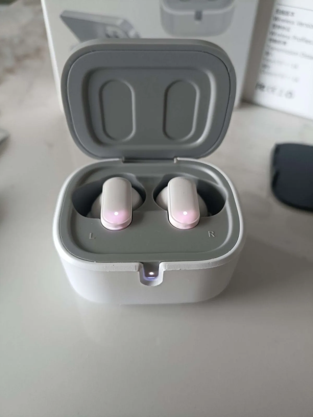 Bluetooth-наушники S35 со встроенной подставкой для телефона