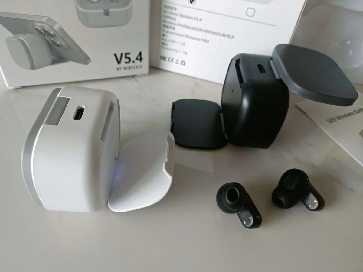 Bluetooth-наушники S35 со встроенной подставкой для телефона
