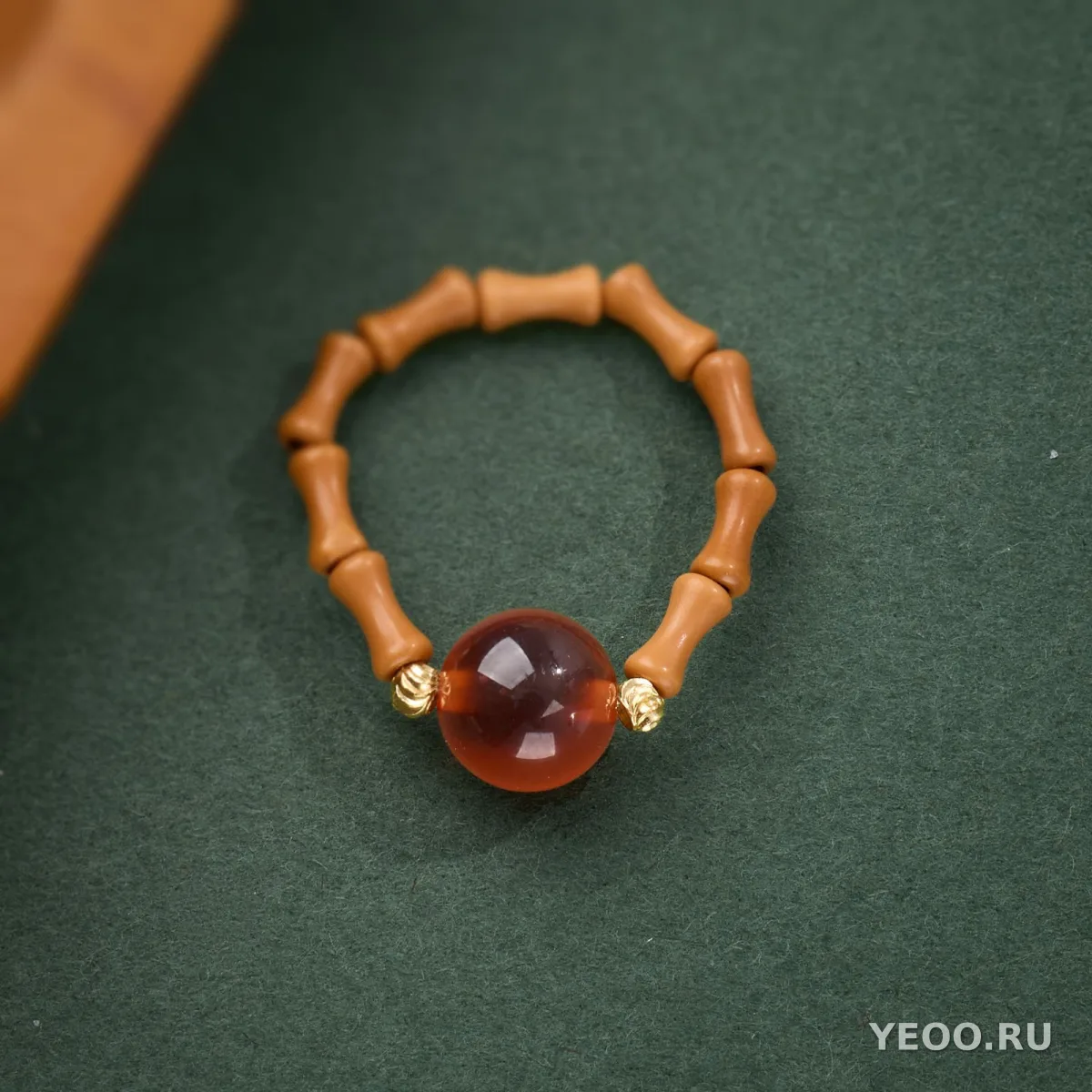 Кольцо женское из агата с оливковым ядром и бамбуковой текстурой