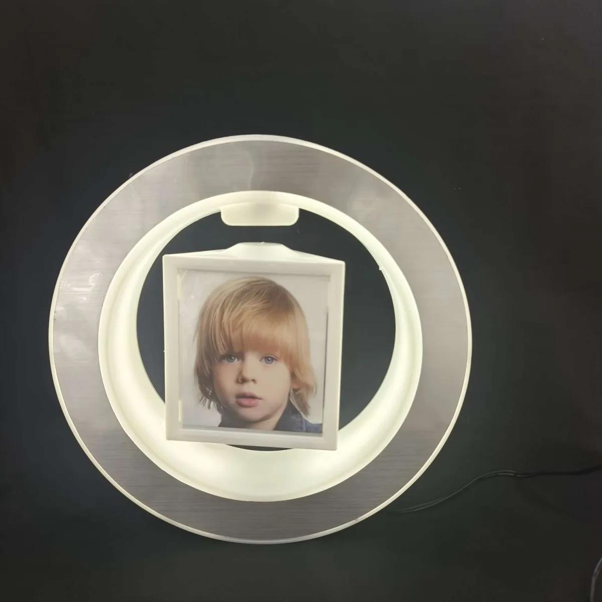 Парящая фоторамка с левитацией, декоративная, из пластика