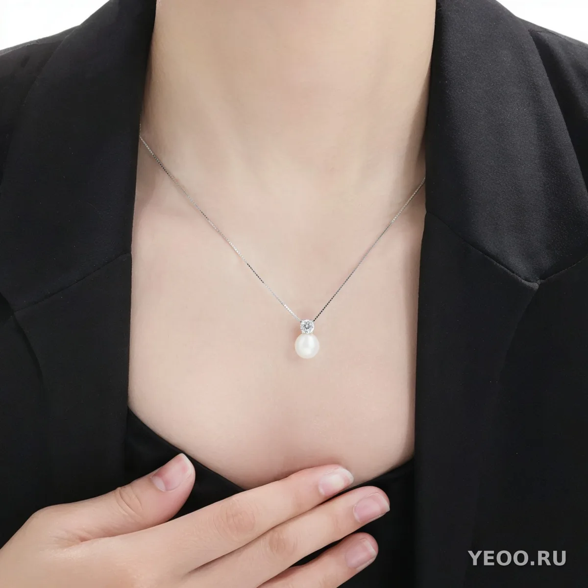Ожерелье из пресноводного жемчуга и муассанита на цепочке-боксе, проба 925