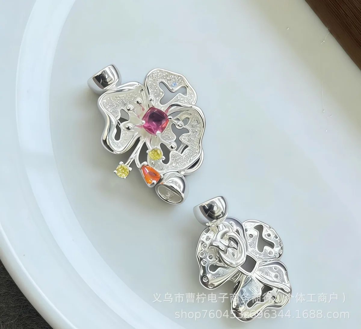 Застёжка-подвеска с цирконием в виде трилистника, позолота 18K, для DIY