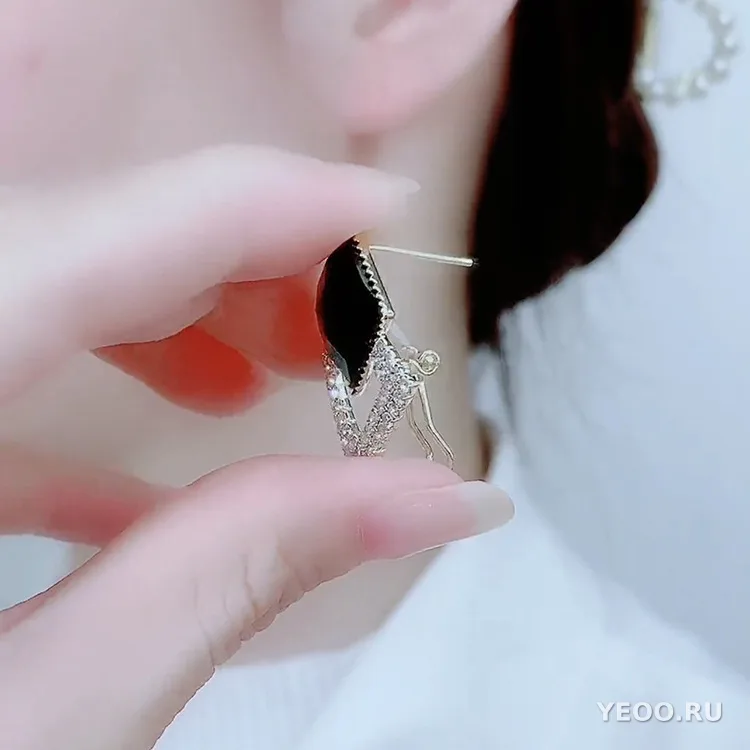 Серьги-гвоздики женские с кристаллами, короткие квадратные, с фианитами, сплав, без штырька