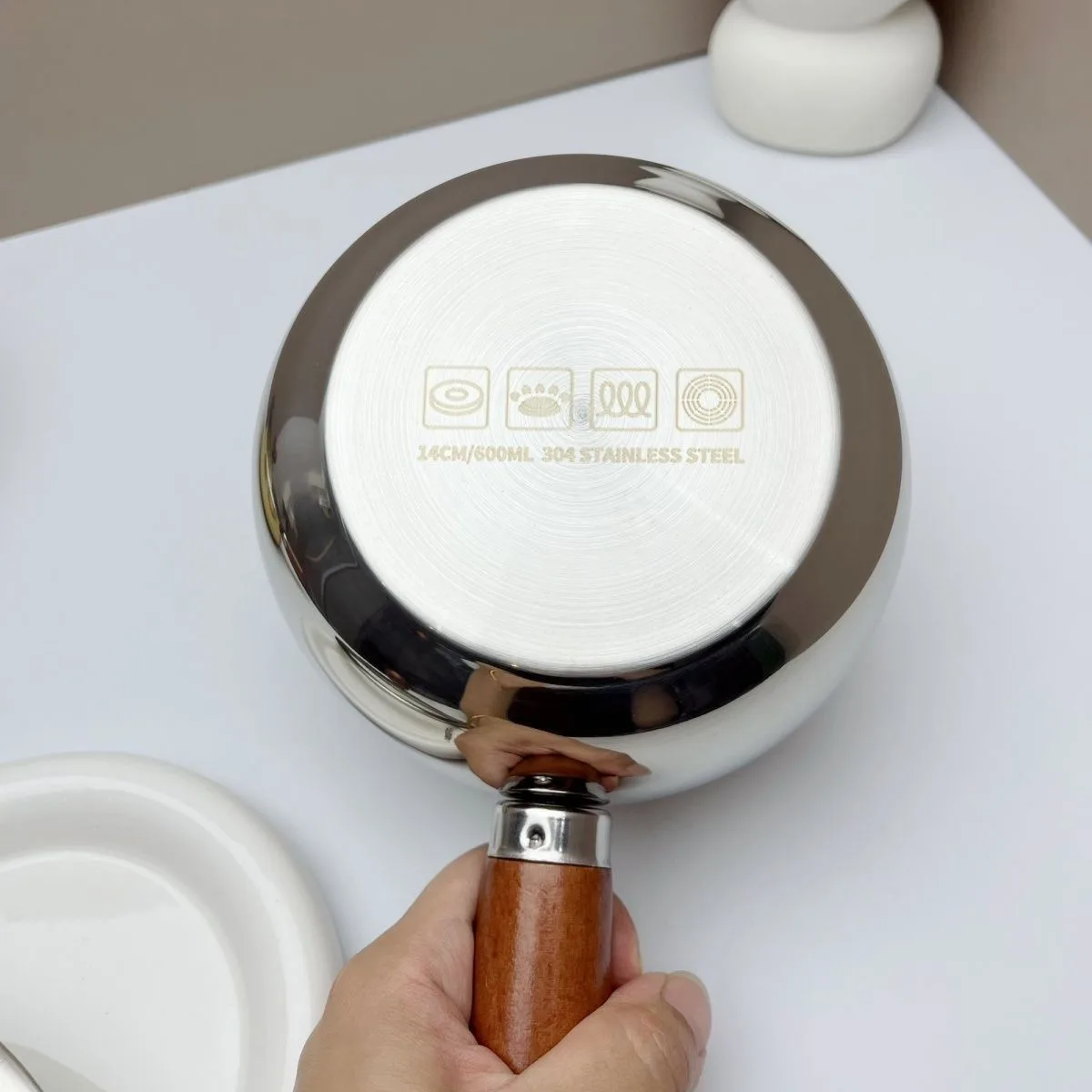 Миска-кастрюля для лапши из нержавеющей стали с ручкой из ореха, 14/16 см